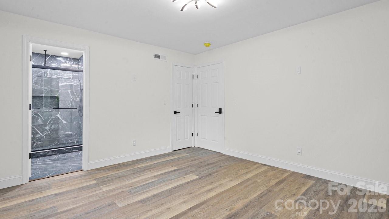 102 W Carolina Avenue — Bessemer City