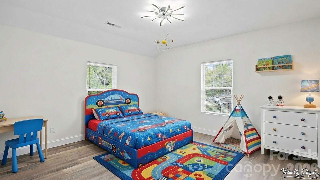 102 W Carolina Avenue — Bessemer City