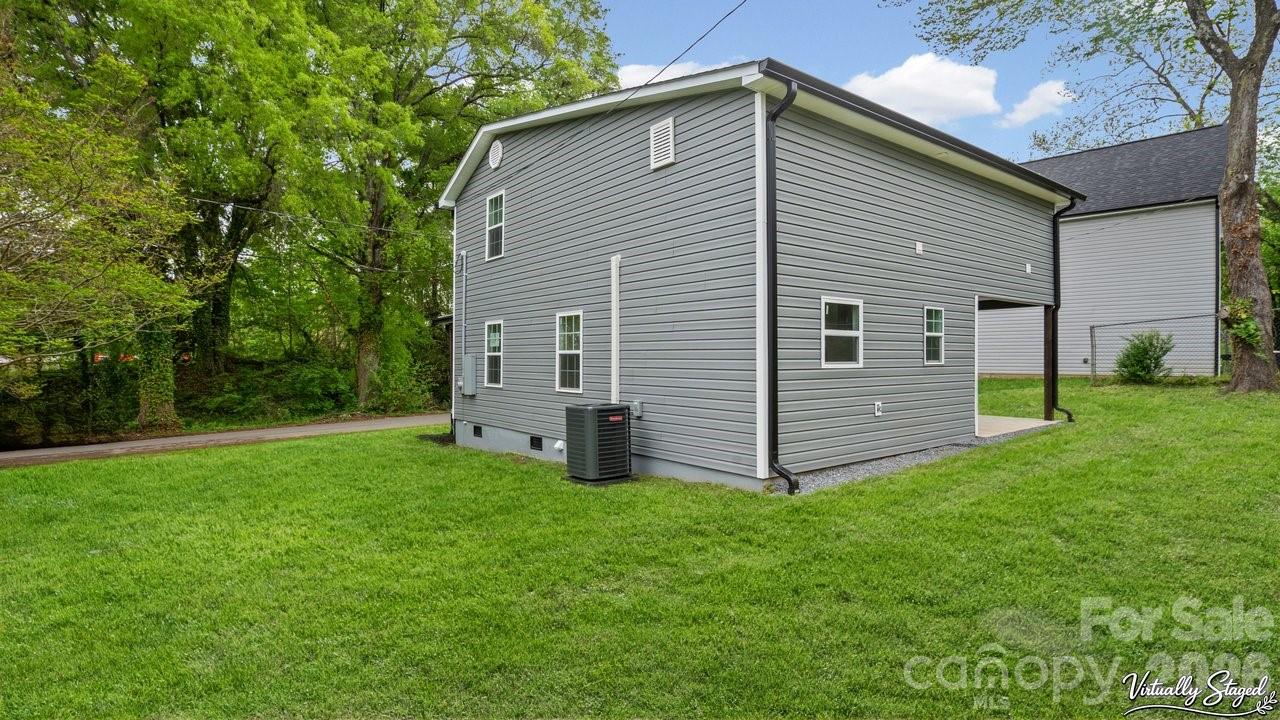 102 W Carolina Avenue — Bessemer City