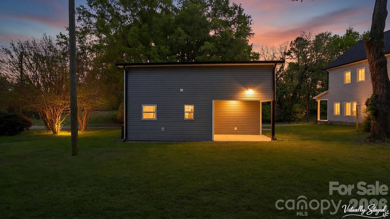 102 W Carolina Avenue — Bessemer City