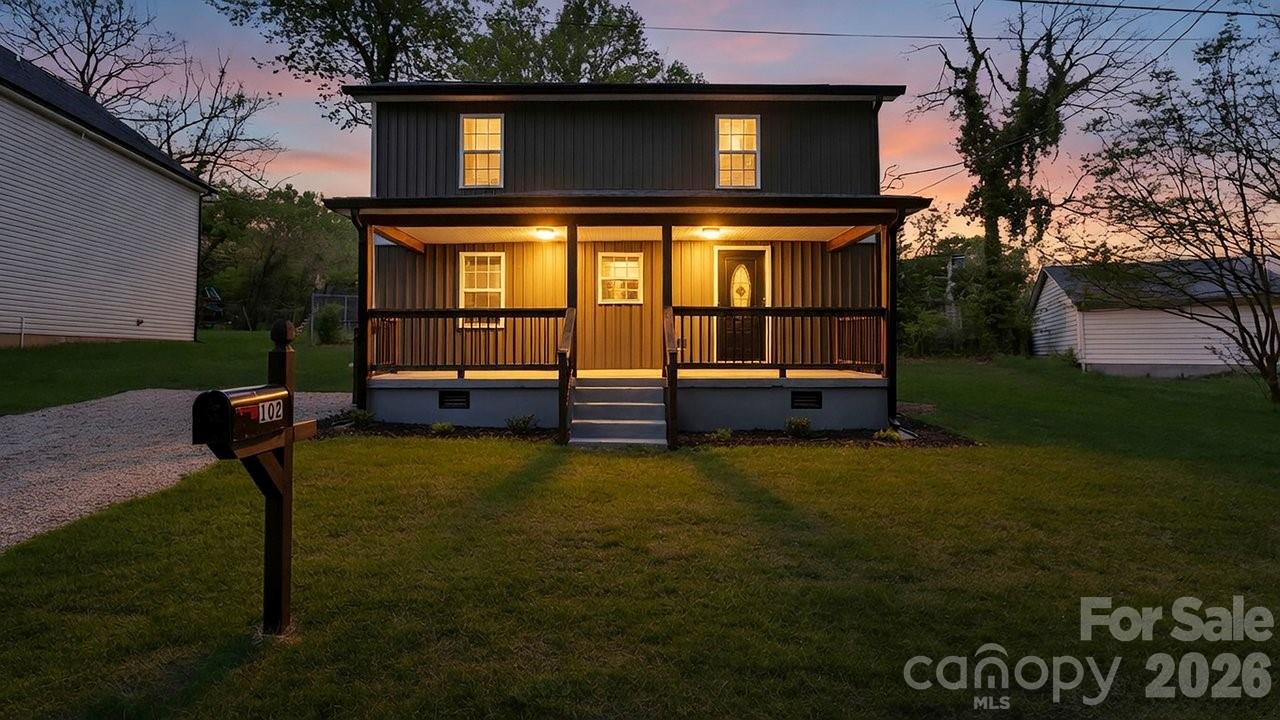 102 W Carolina Avenue — Bessemer City