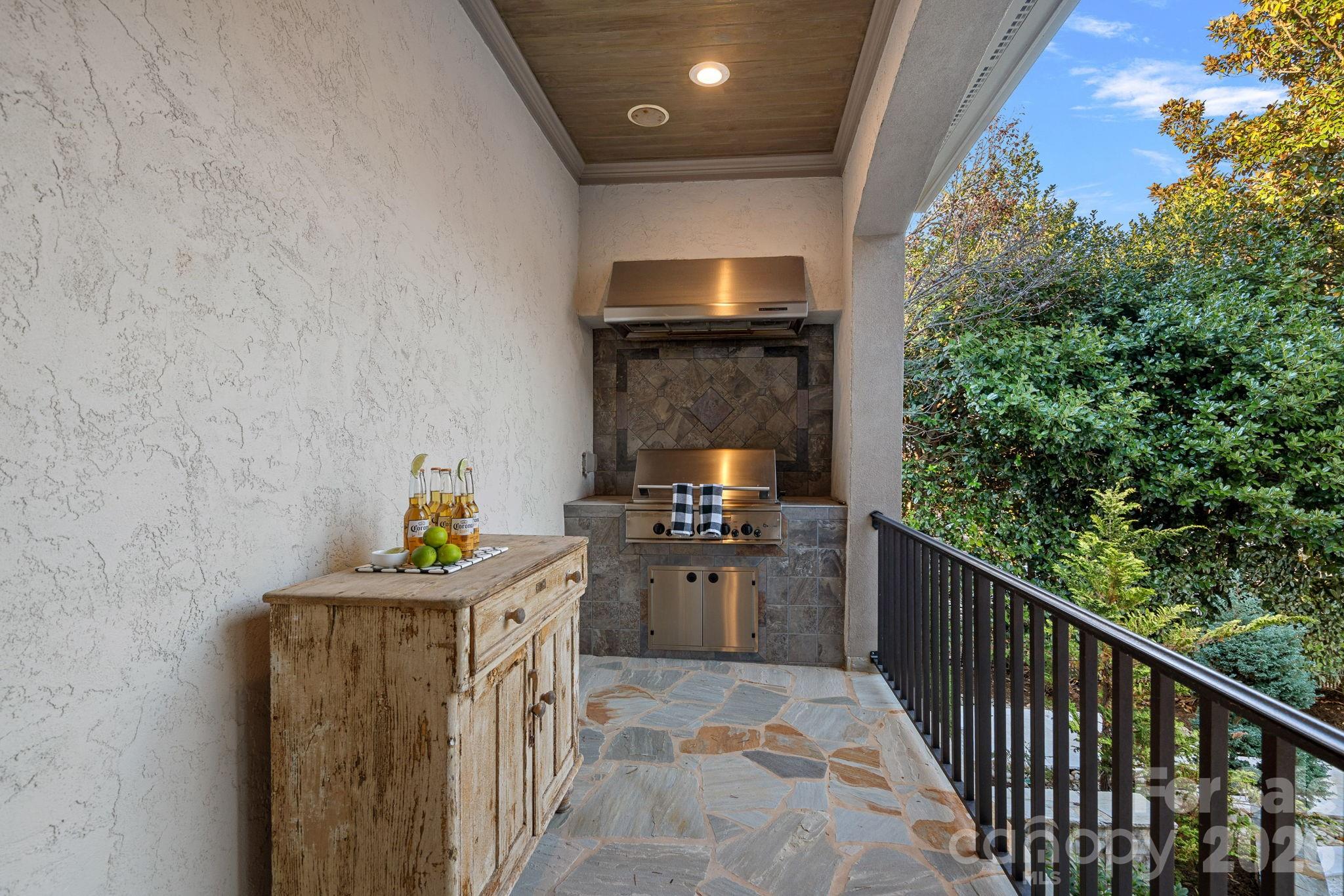 119 S Longfellow Lane — Mooresville