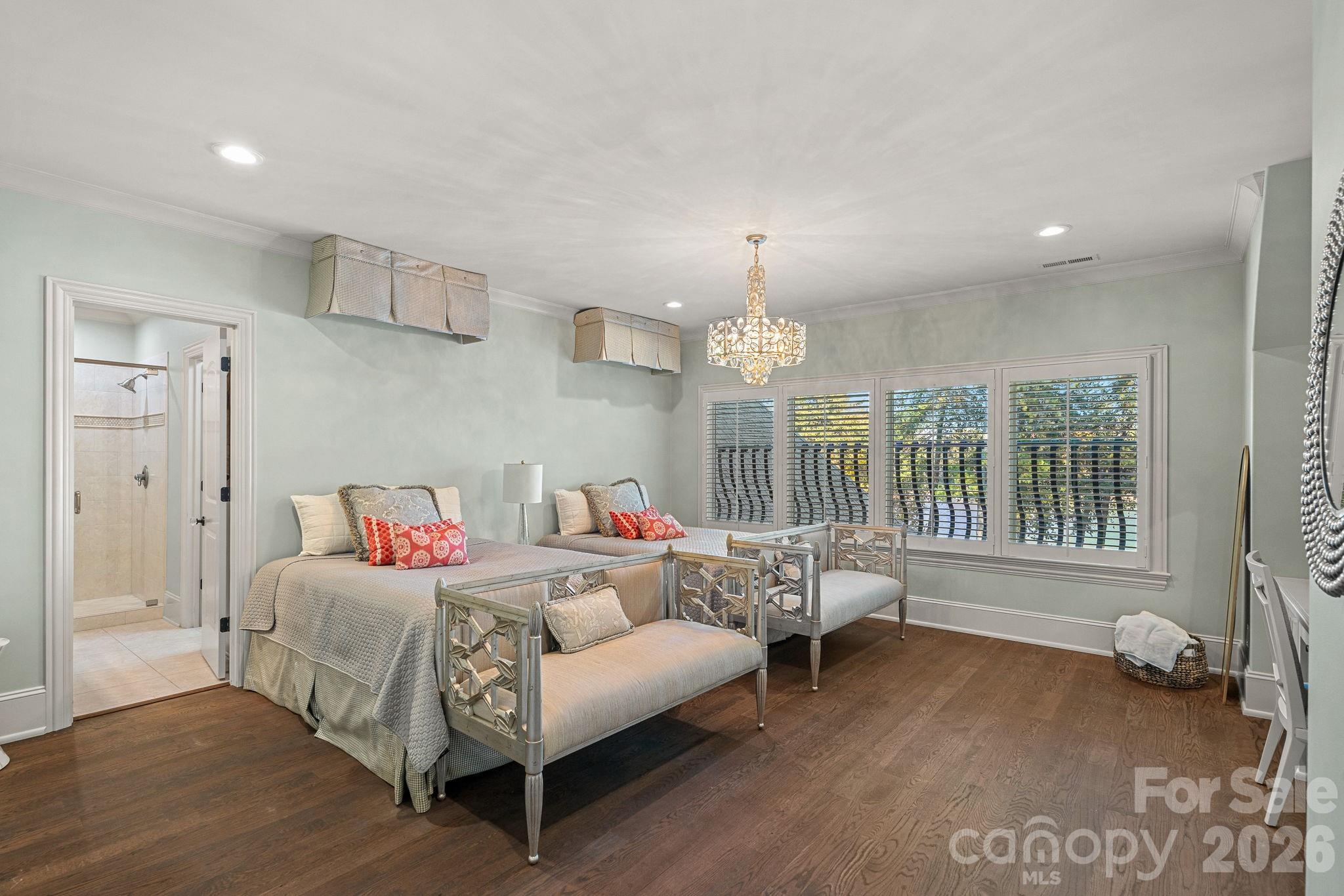 119 S Longfellow Lane — Mooresville