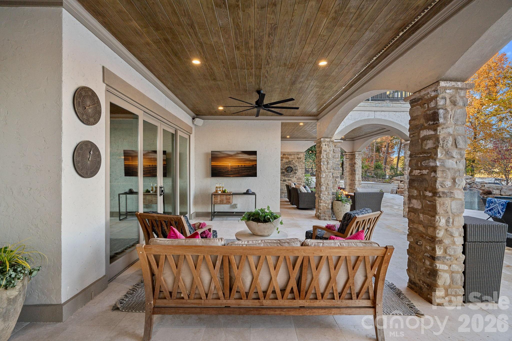 119 S Longfellow Lane — Mooresville