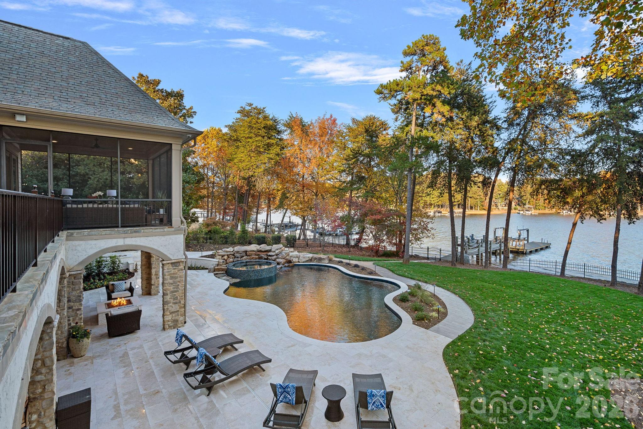 119 S Longfellow Lane — Mooresville