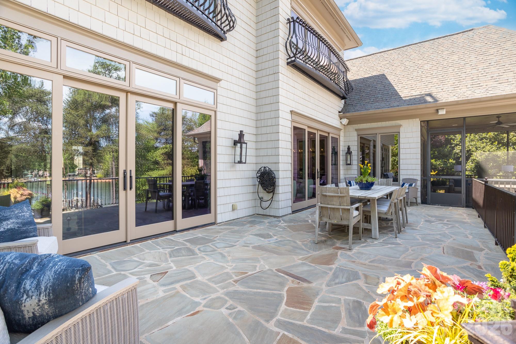 119 S Longfellow Lane — Mooresville