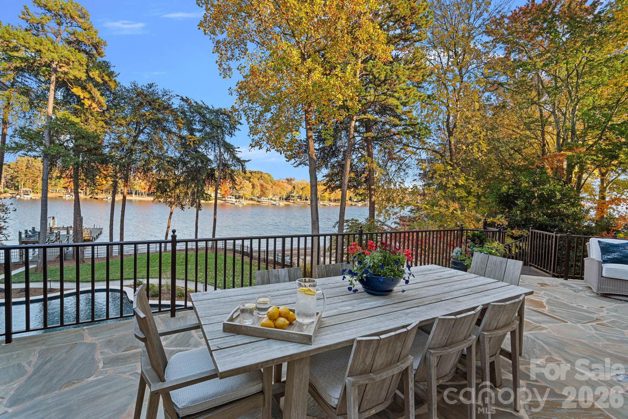 119 S Longfellow Lane — Mooresville