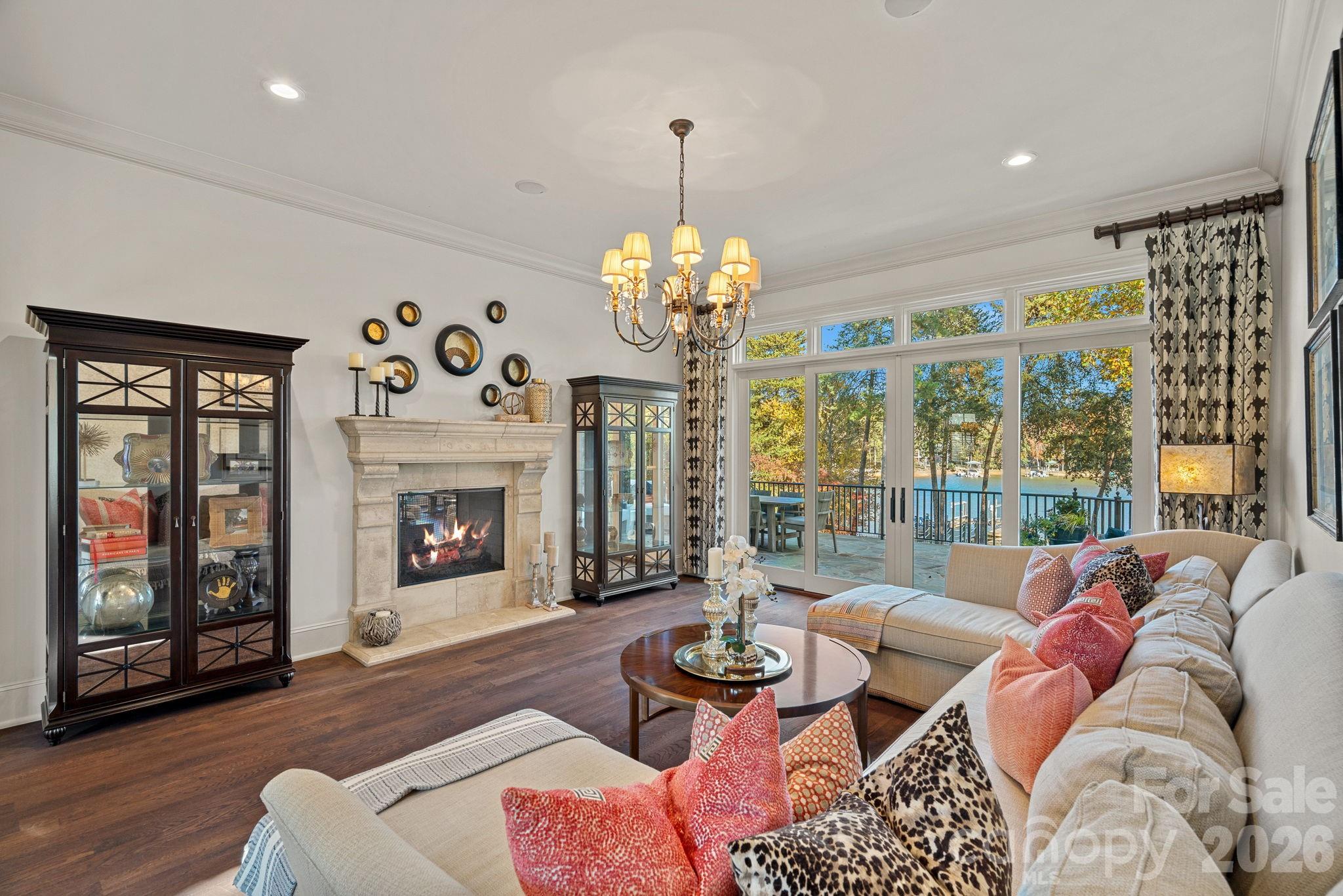 119 S Longfellow Lane — Mooresville