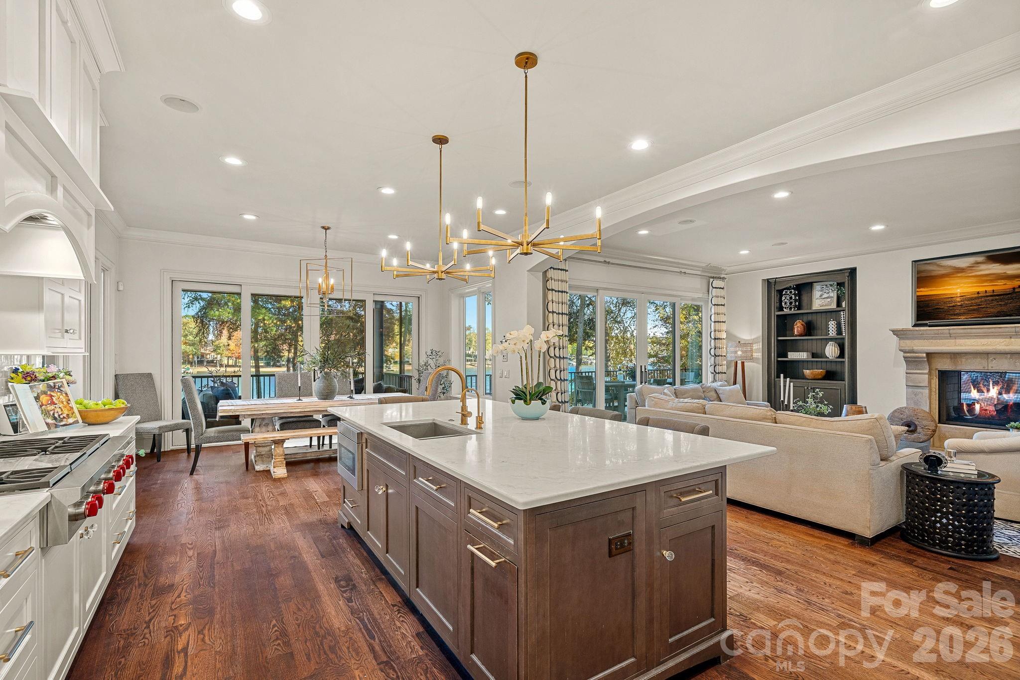 119 S Longfellow Lane — Mooresville