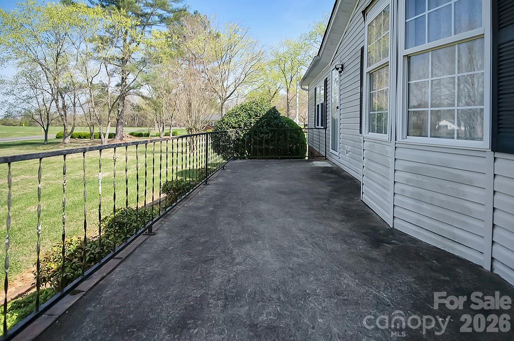 620 Anthony Grove Road — Crouse