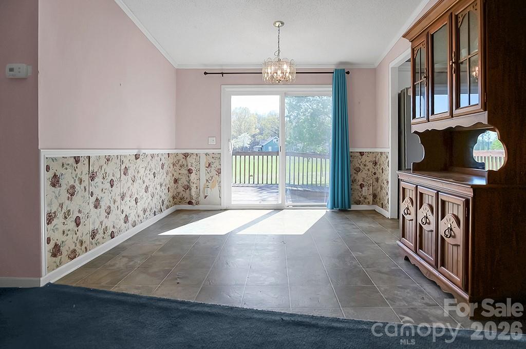 620 Anthony Grove Road — Crouse
