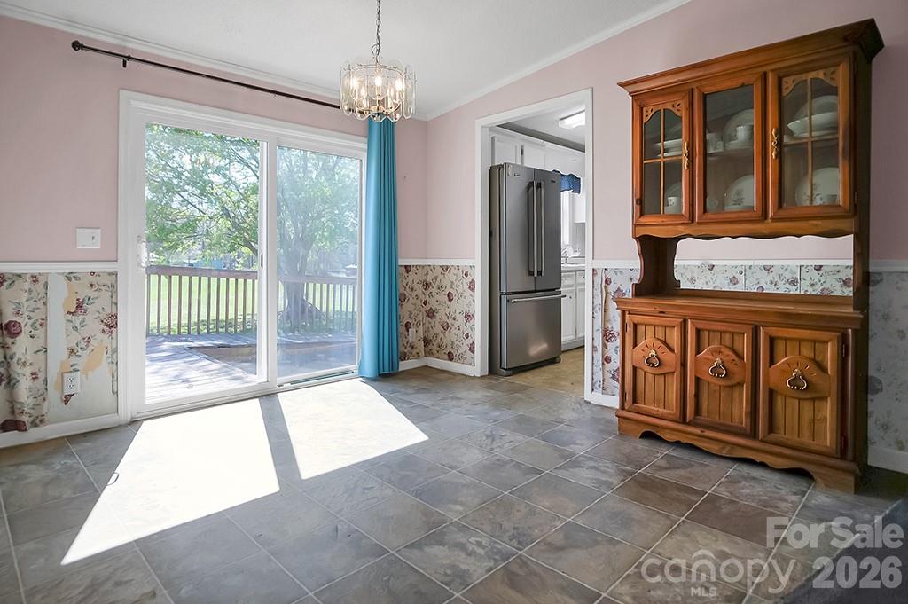 620 Anthony Grove Road — Crouse