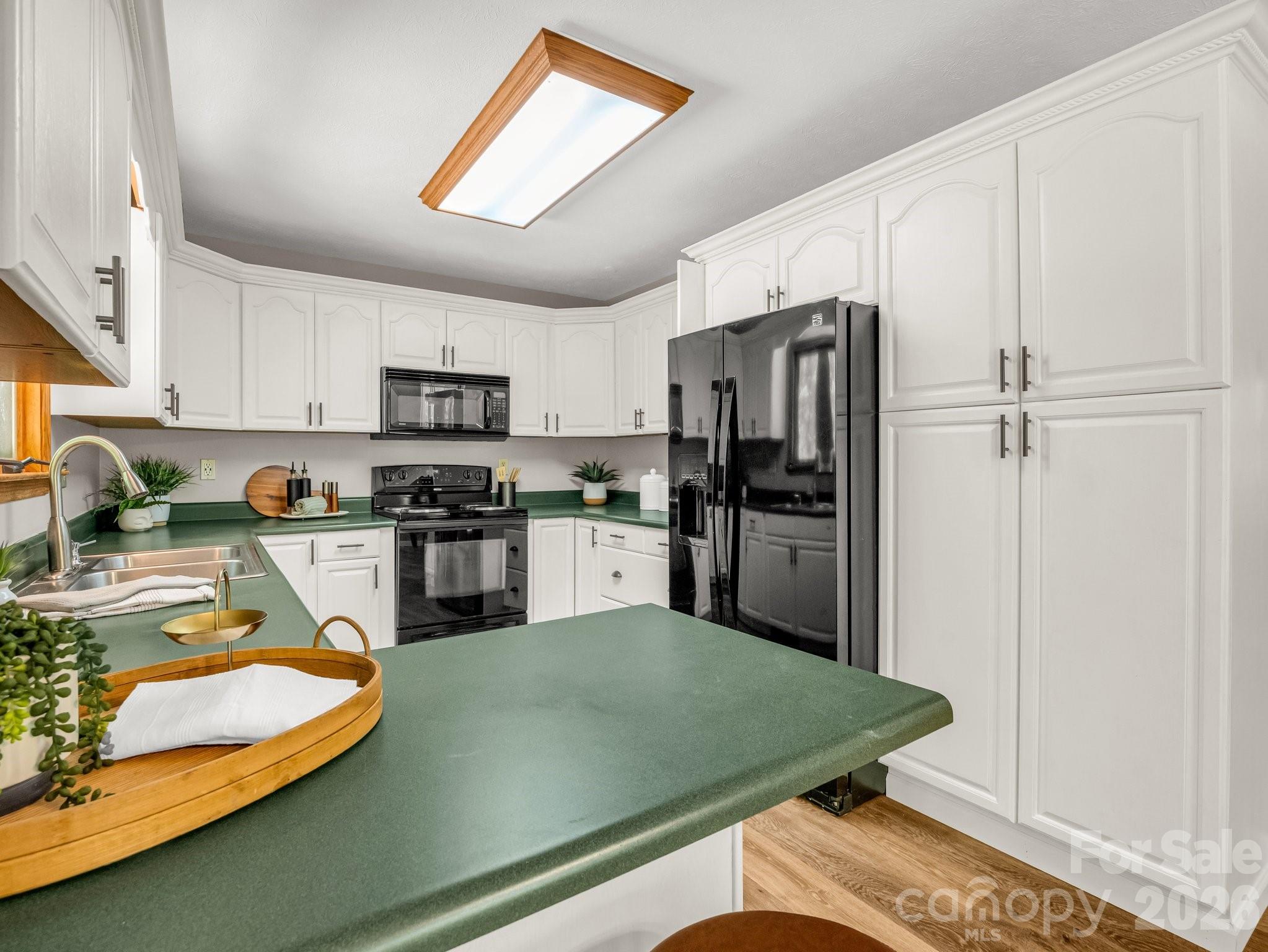2304 Mountain Page Road — Saluda
