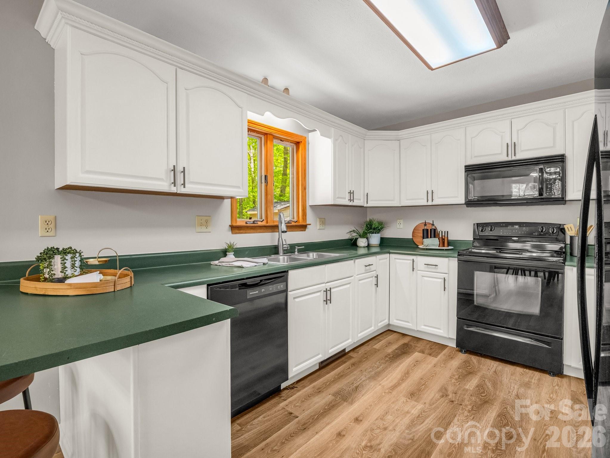 2304 Mountain Page Road — Saluda
