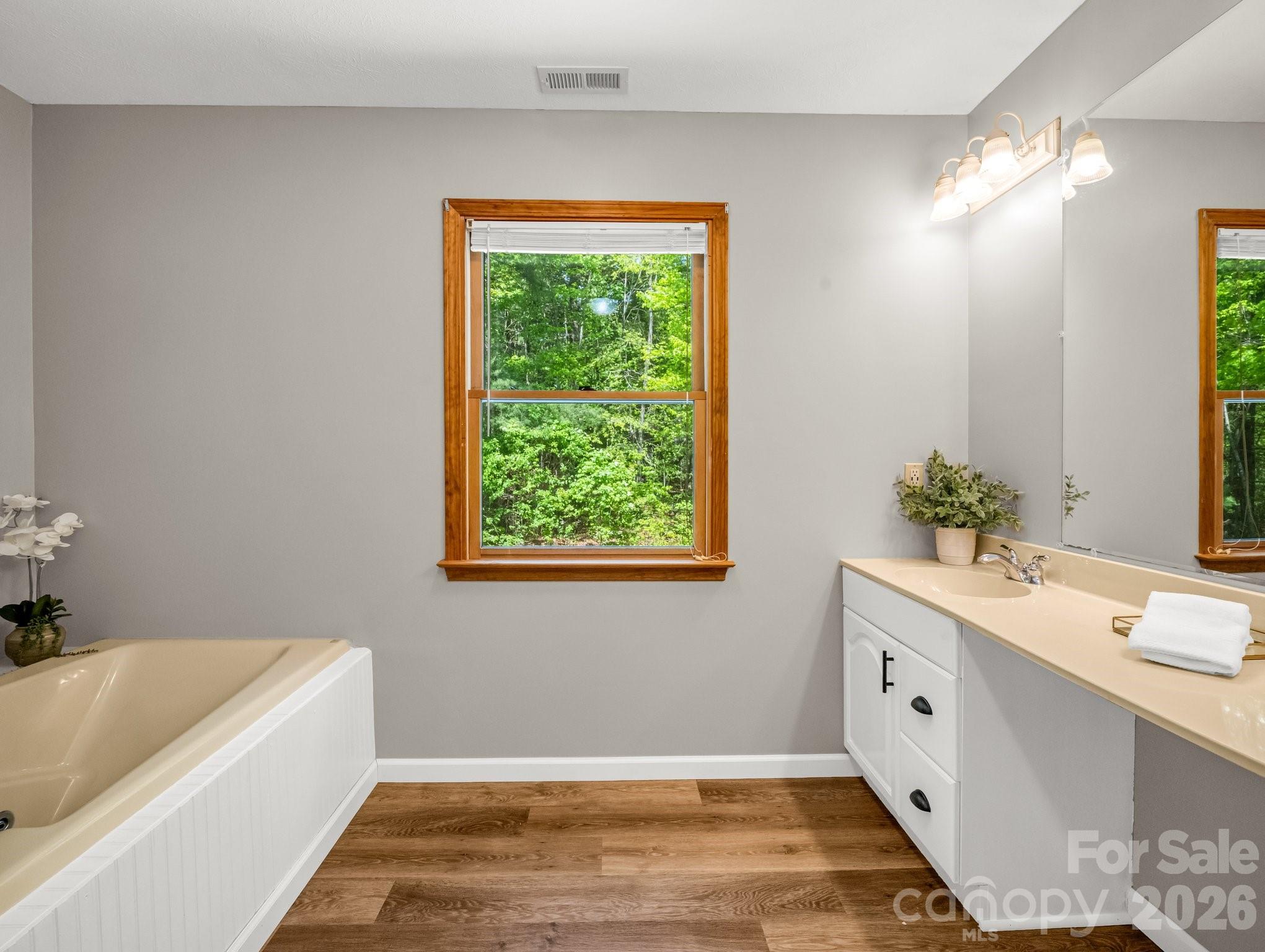 2304 Mountain Page Road — Saluda