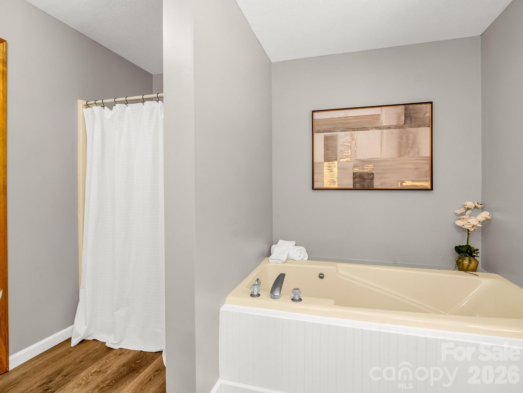 2304 Mountain Page Road — Saluda