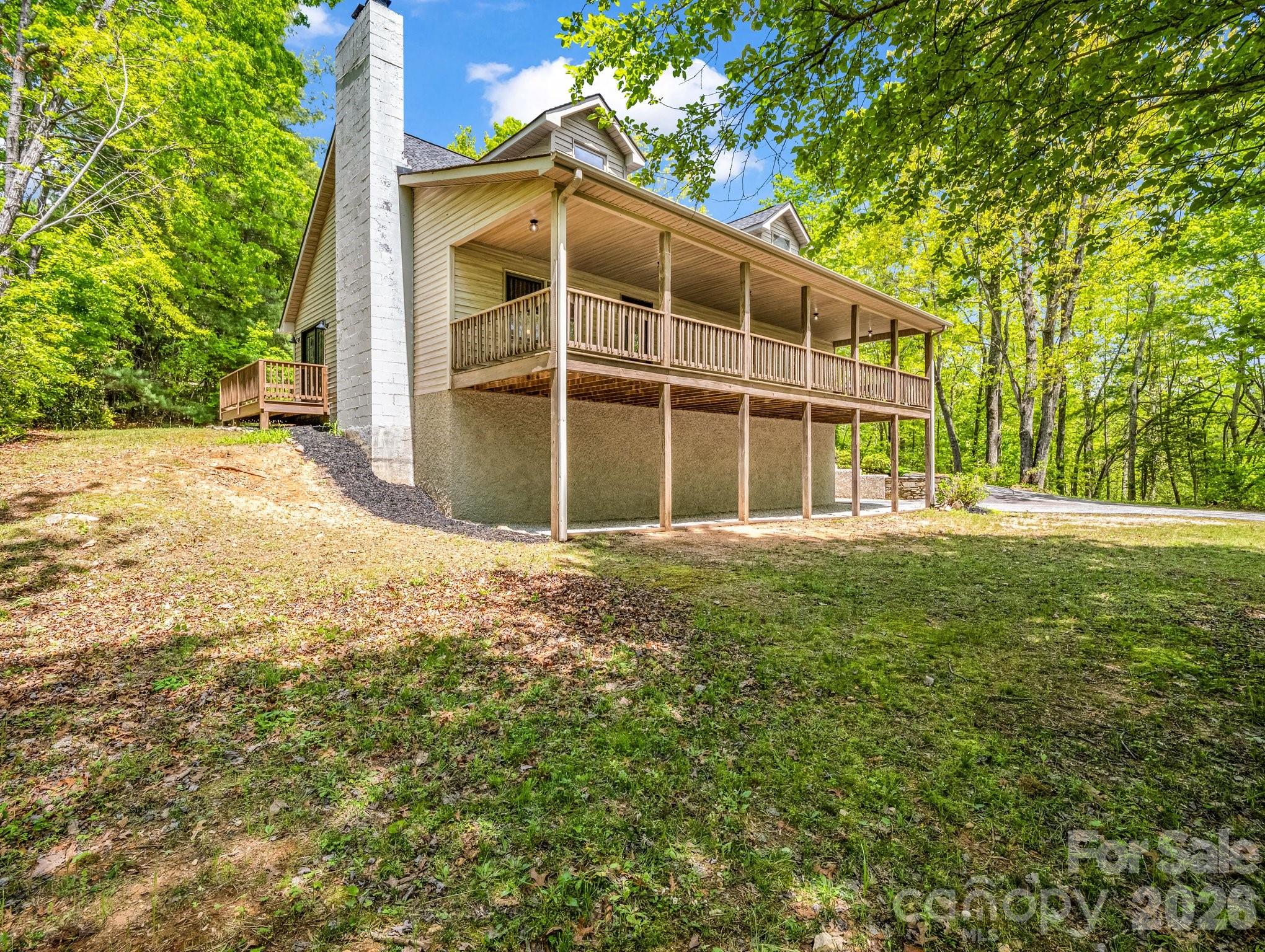 2304 Mountain Page Road — Saluda