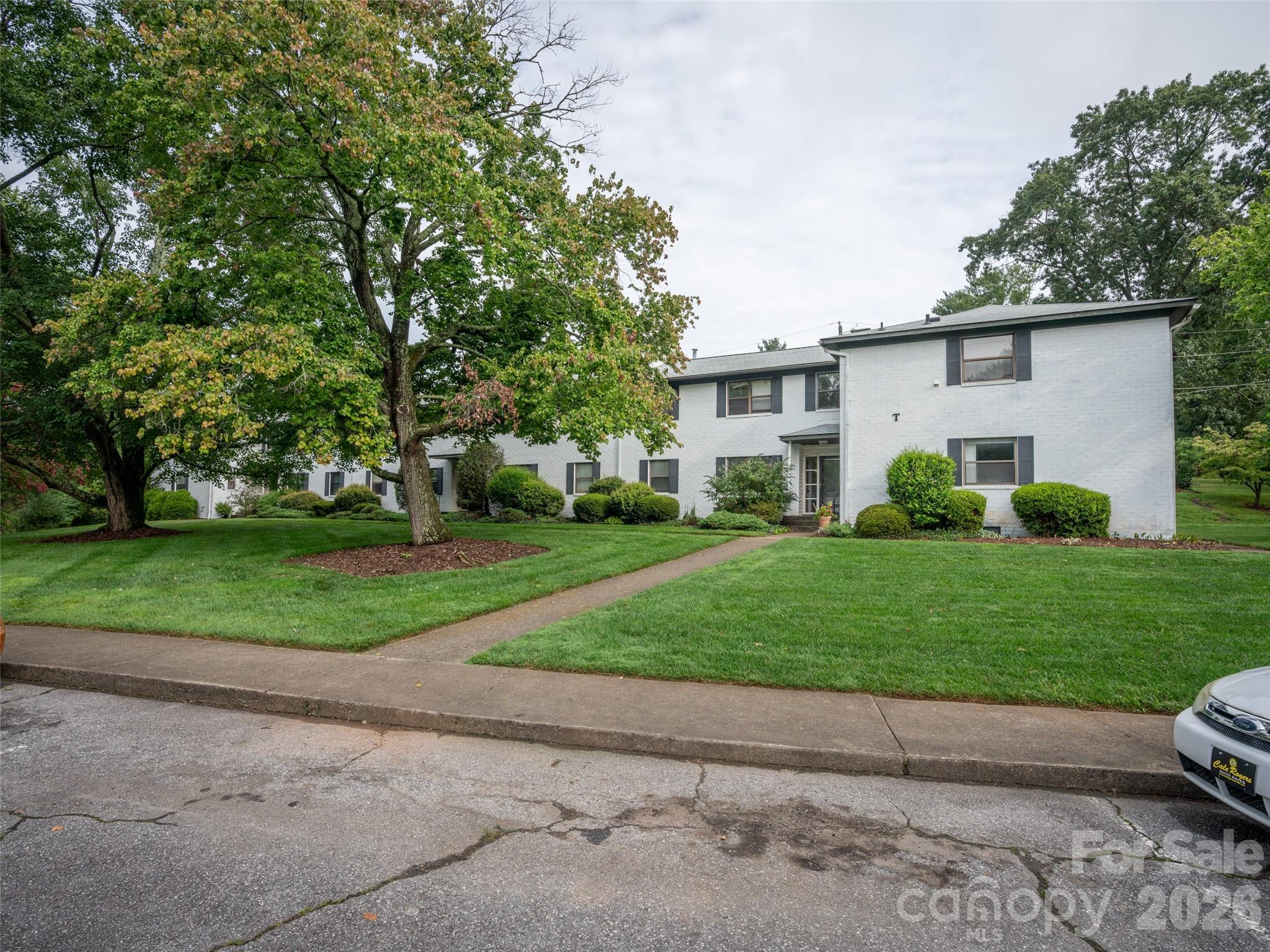 8 Units - 615 Biltmore Avenue — Asheville