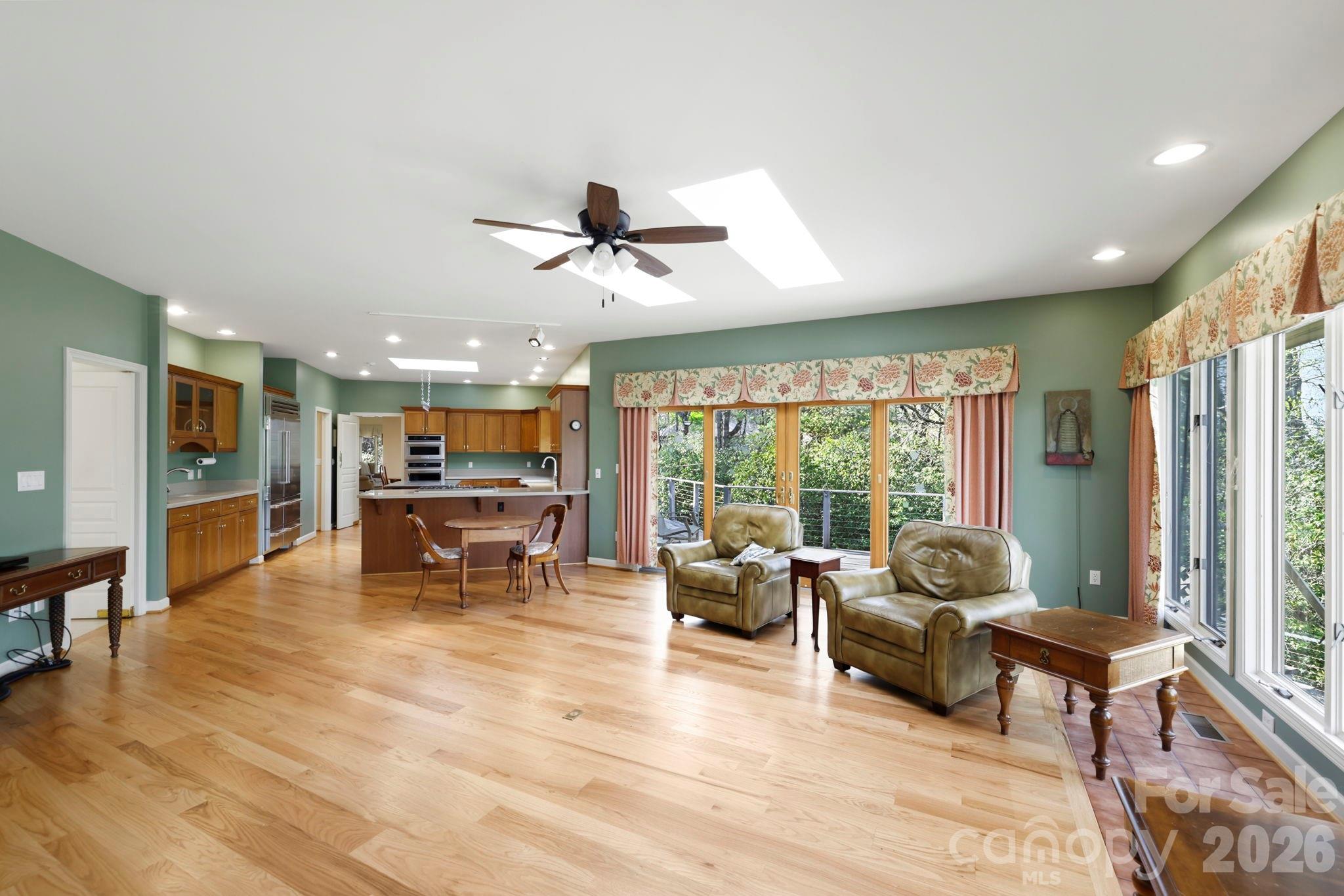 100 Elmridge Drive — Flat Rock