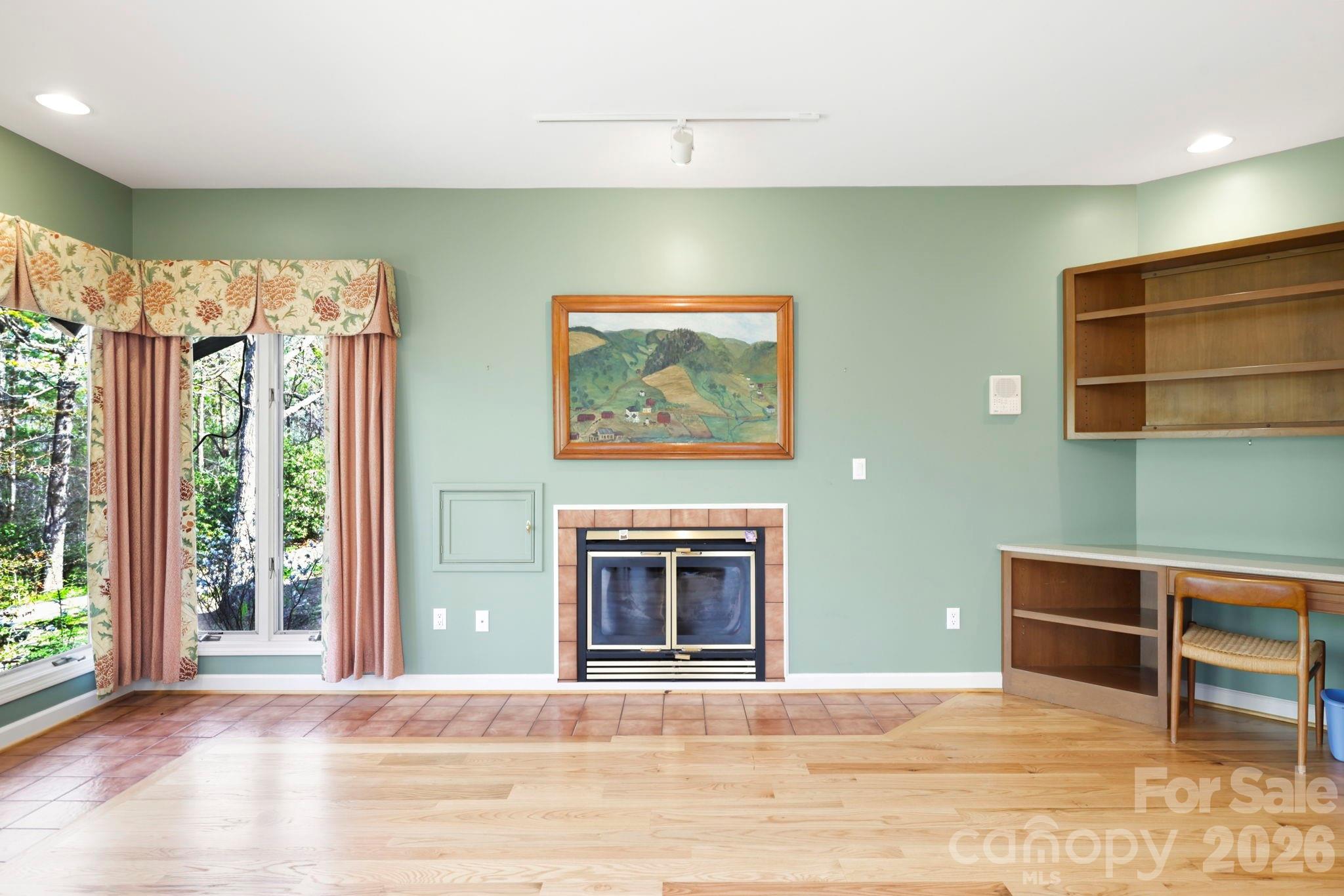 100 Elmridge Drive — Flat Rock