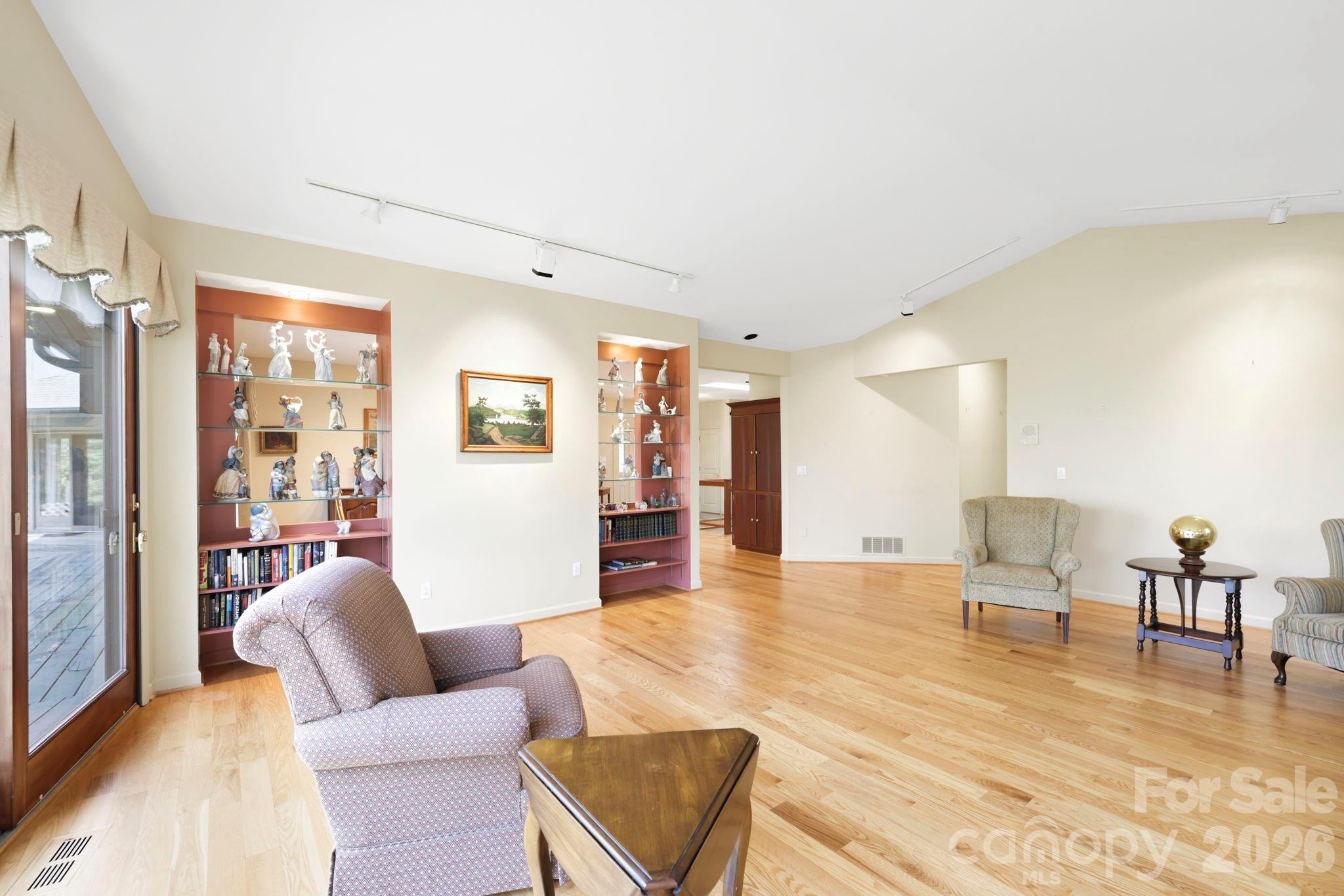 100 Elmridge Drive — Flat Rock