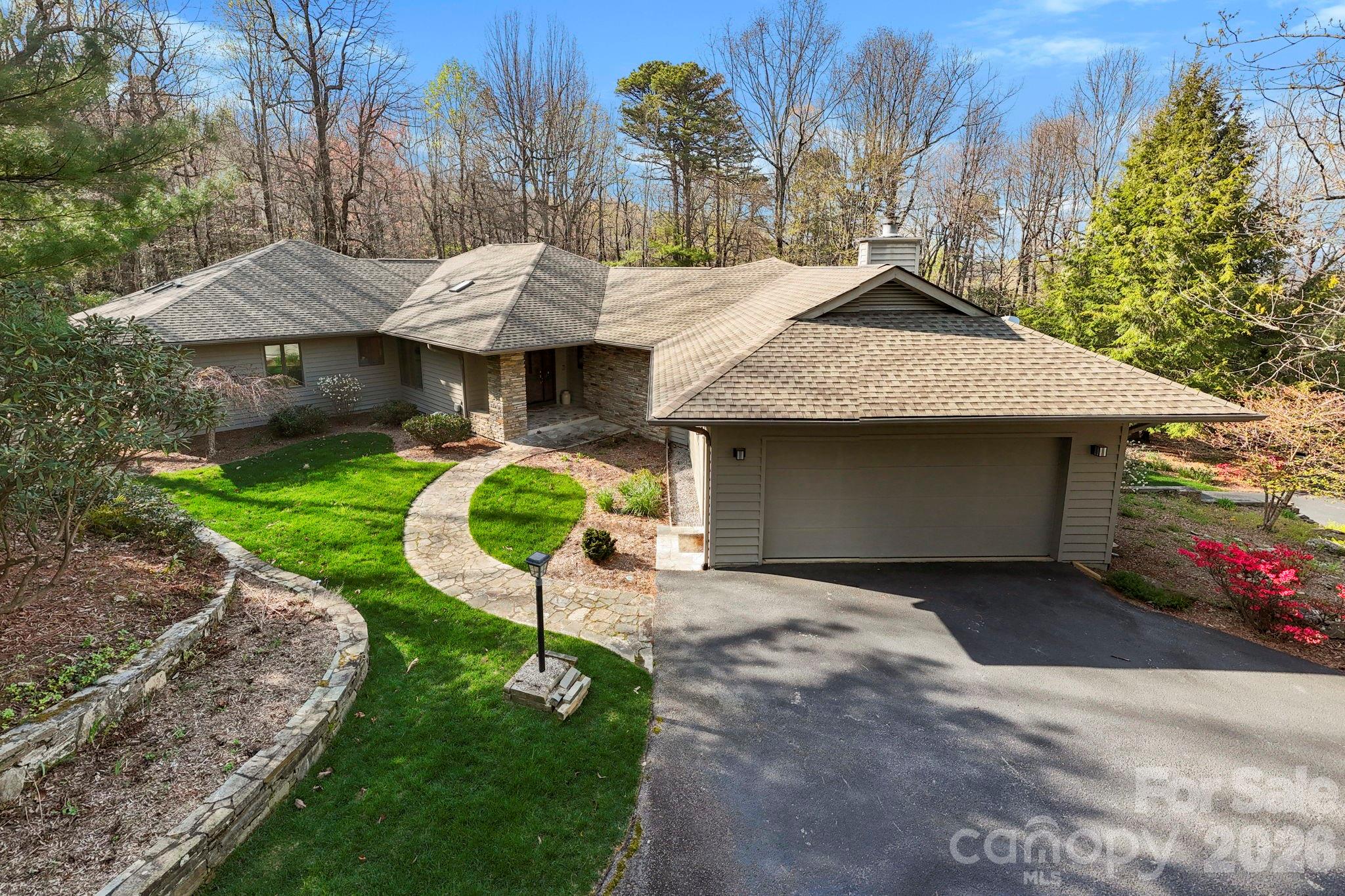 100 Elmridge Drive — Flat Rock