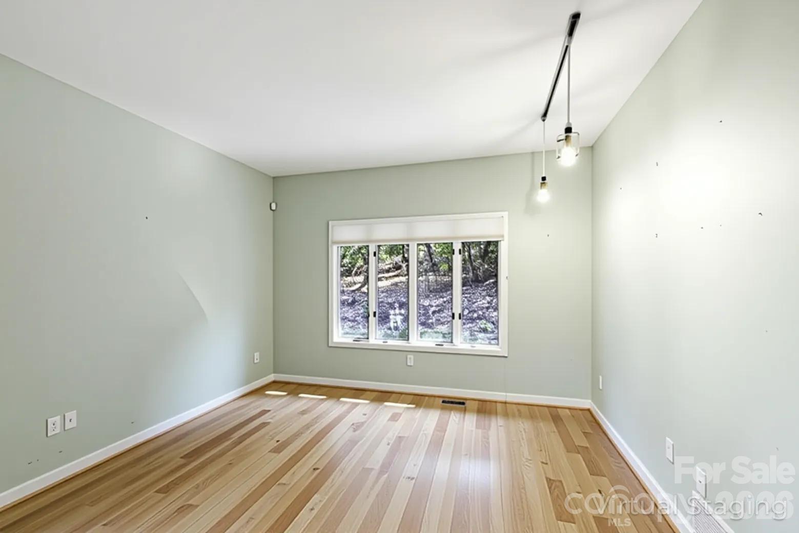 100 Elmridge Drive — Flat Rock