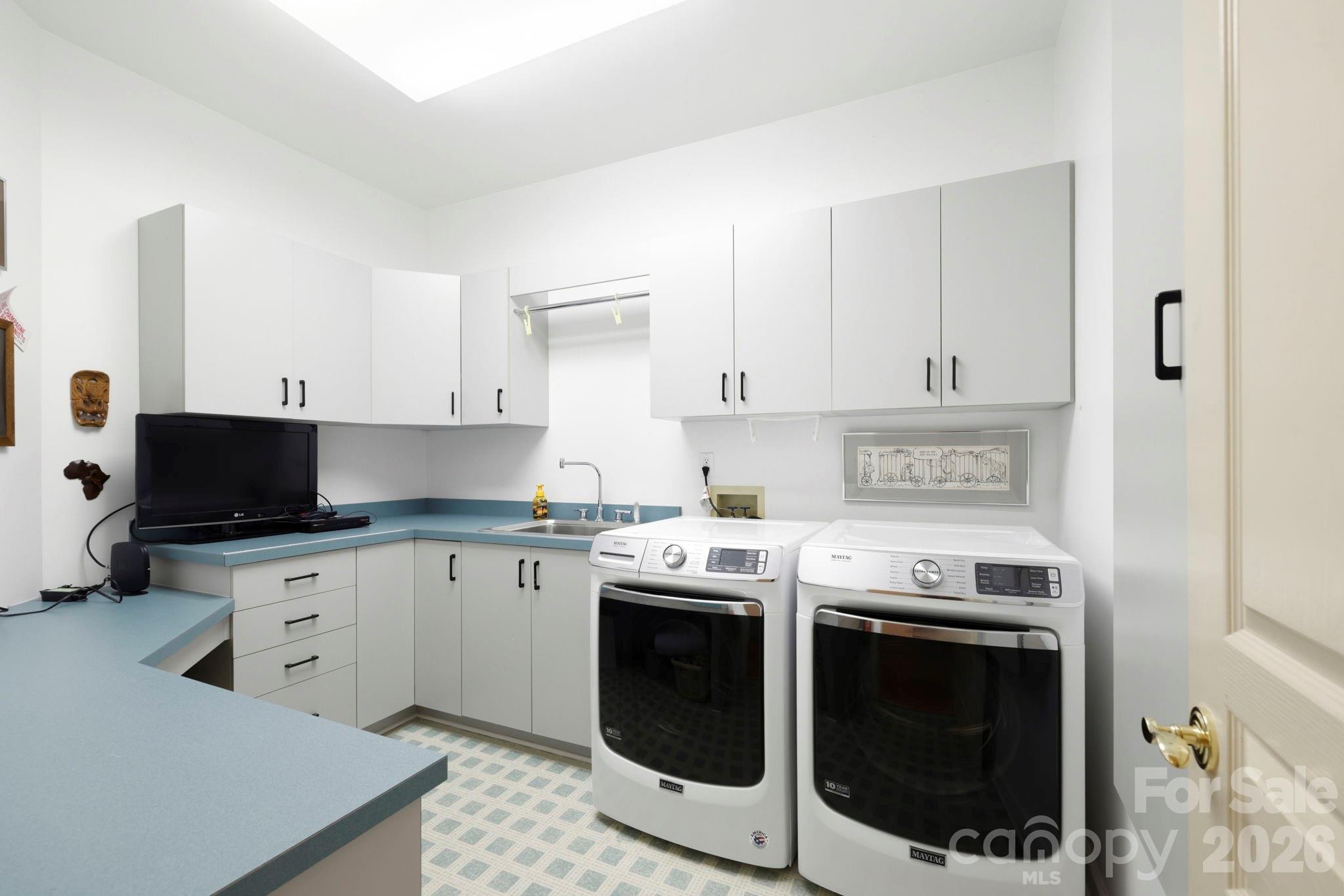 100 Elmridge Drive — Flat Rock