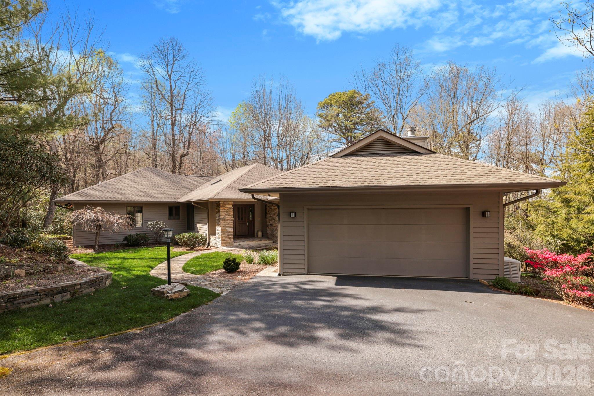 100 Elmridge Drive — Flat Rock
