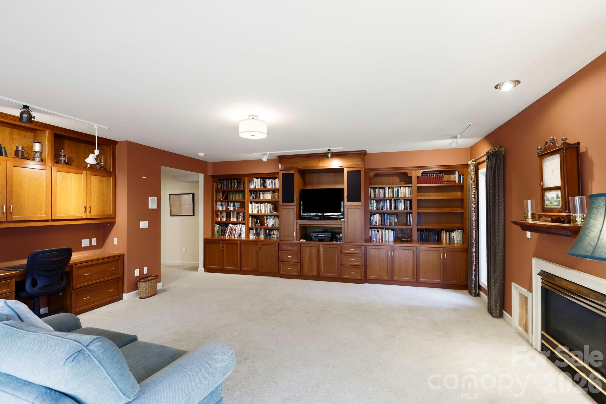 100 Elmridge Drive — Flat Rock