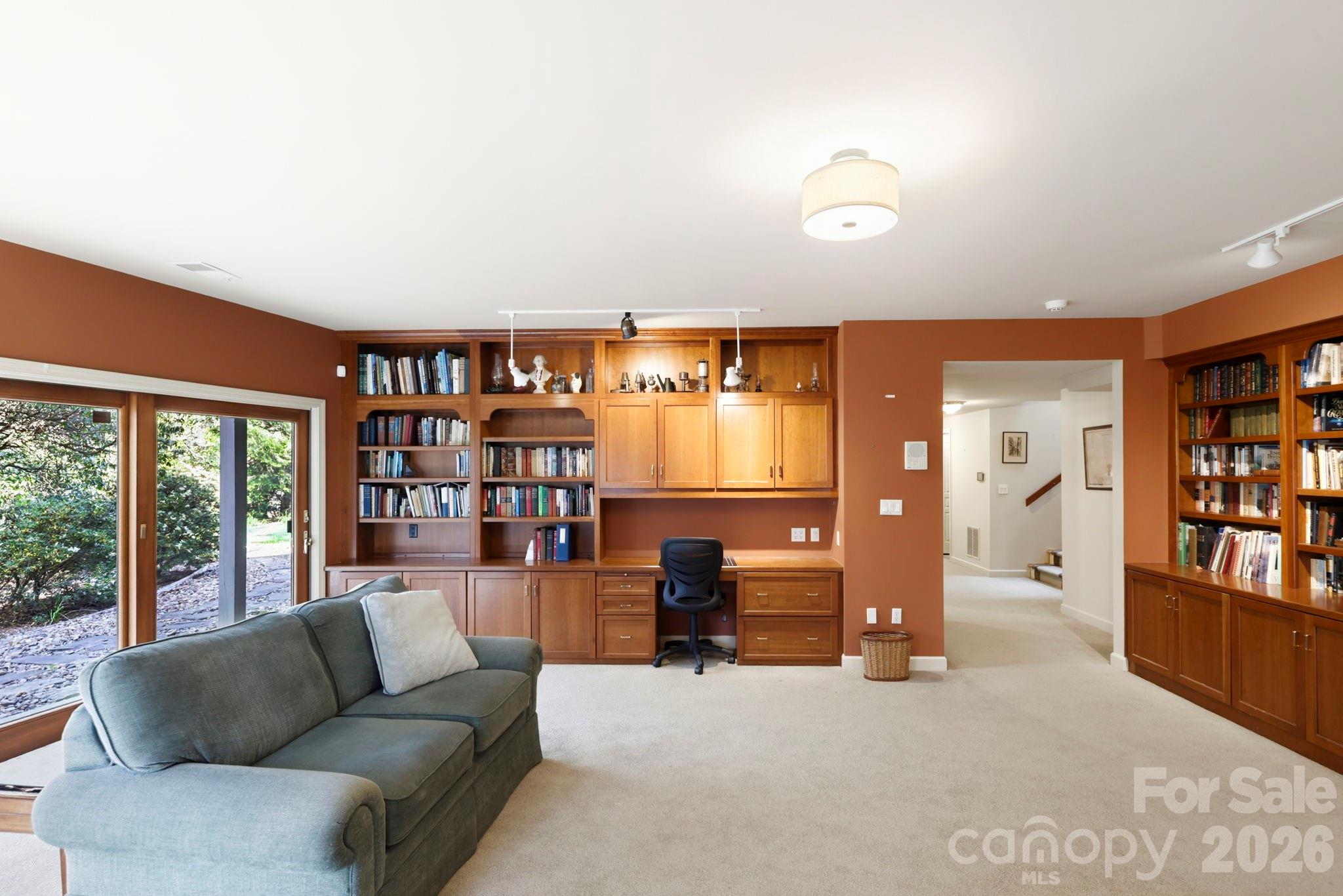 100 Elmridge Drive — Flat Rock