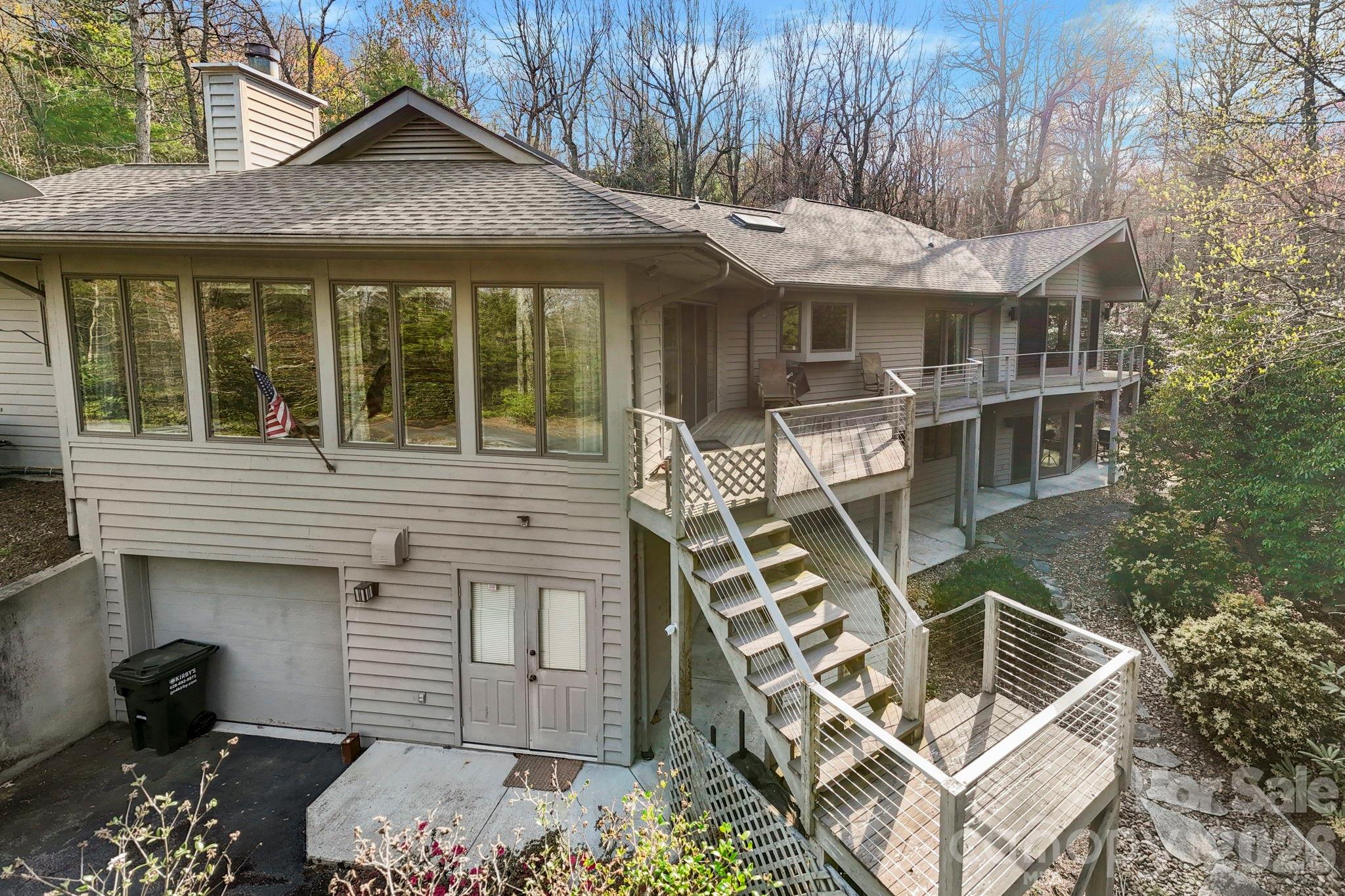100 Elmridge Drive — Flat Rock