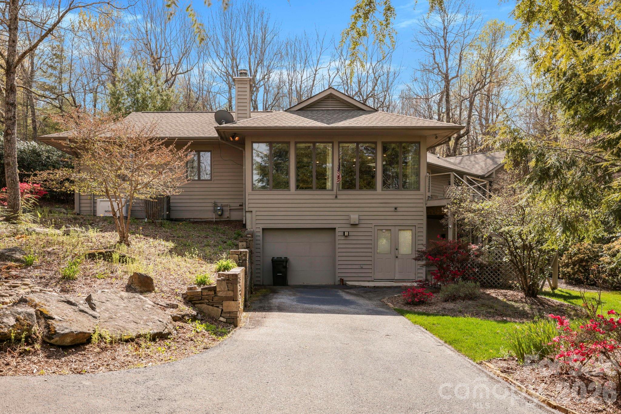 100 Elmridge Drive — Flat Rock