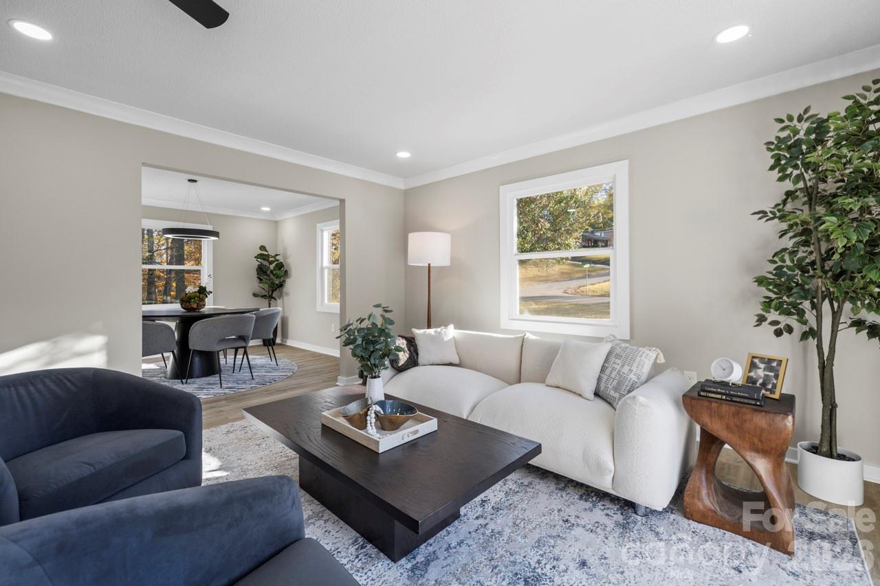 335 Eastcliff Drive SE — Concord