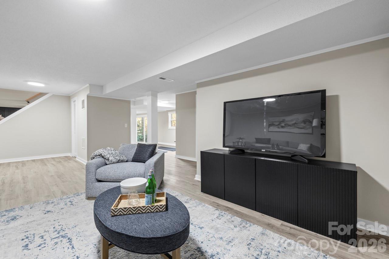 335 Eastcliff Drive SE — Concord