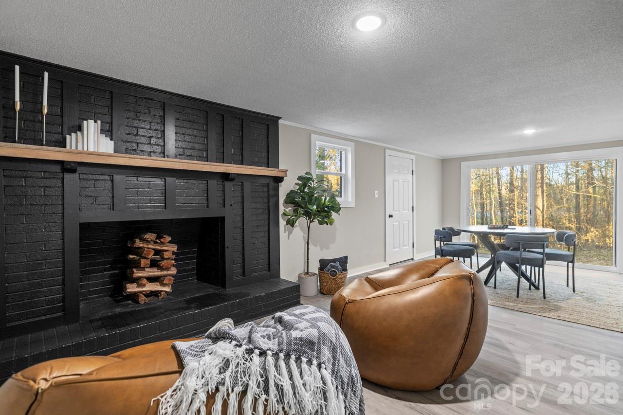 335 Eastcliff Drive SE — Concord