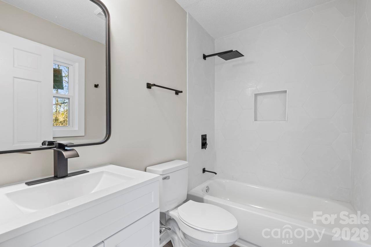 335 Eastcliff Drive SE — Concord