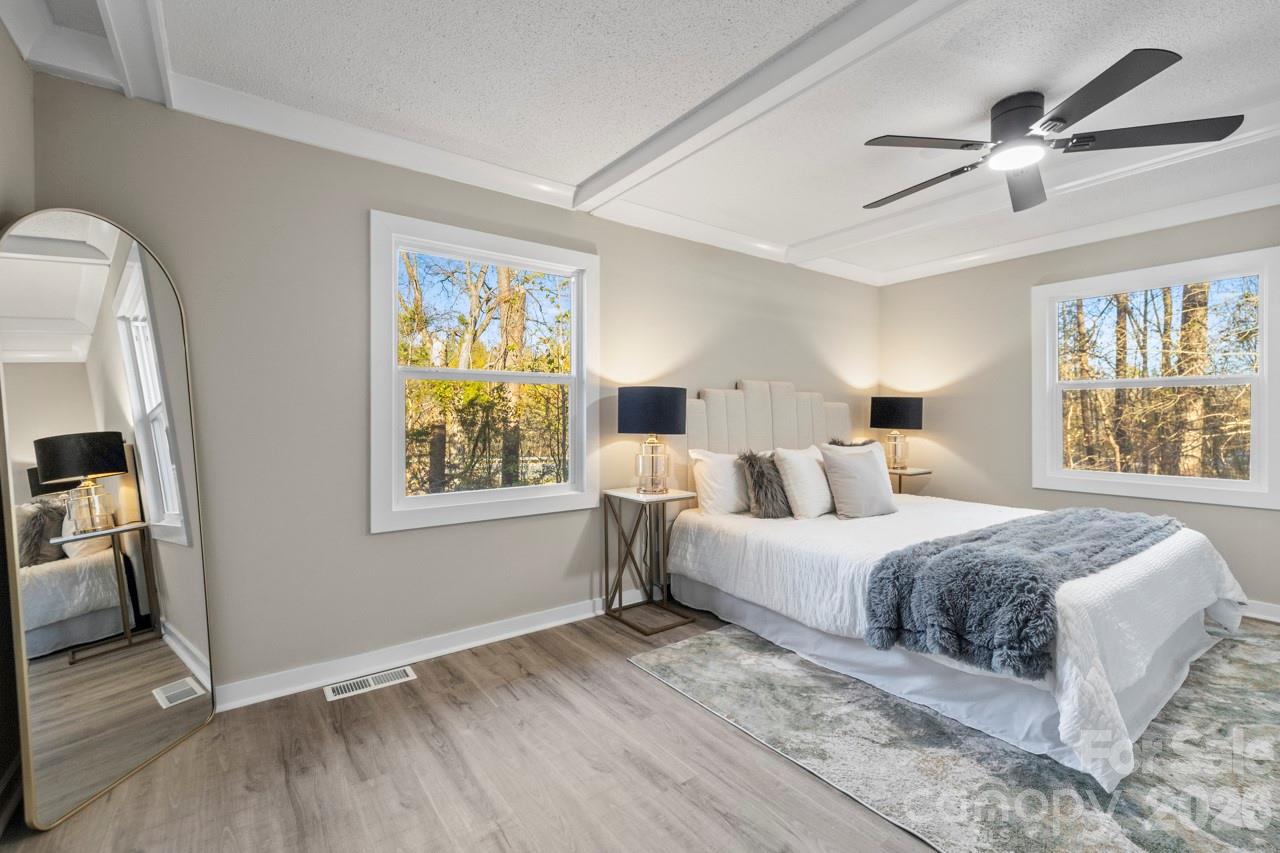 335 Eastcliff Drive SE — Concord