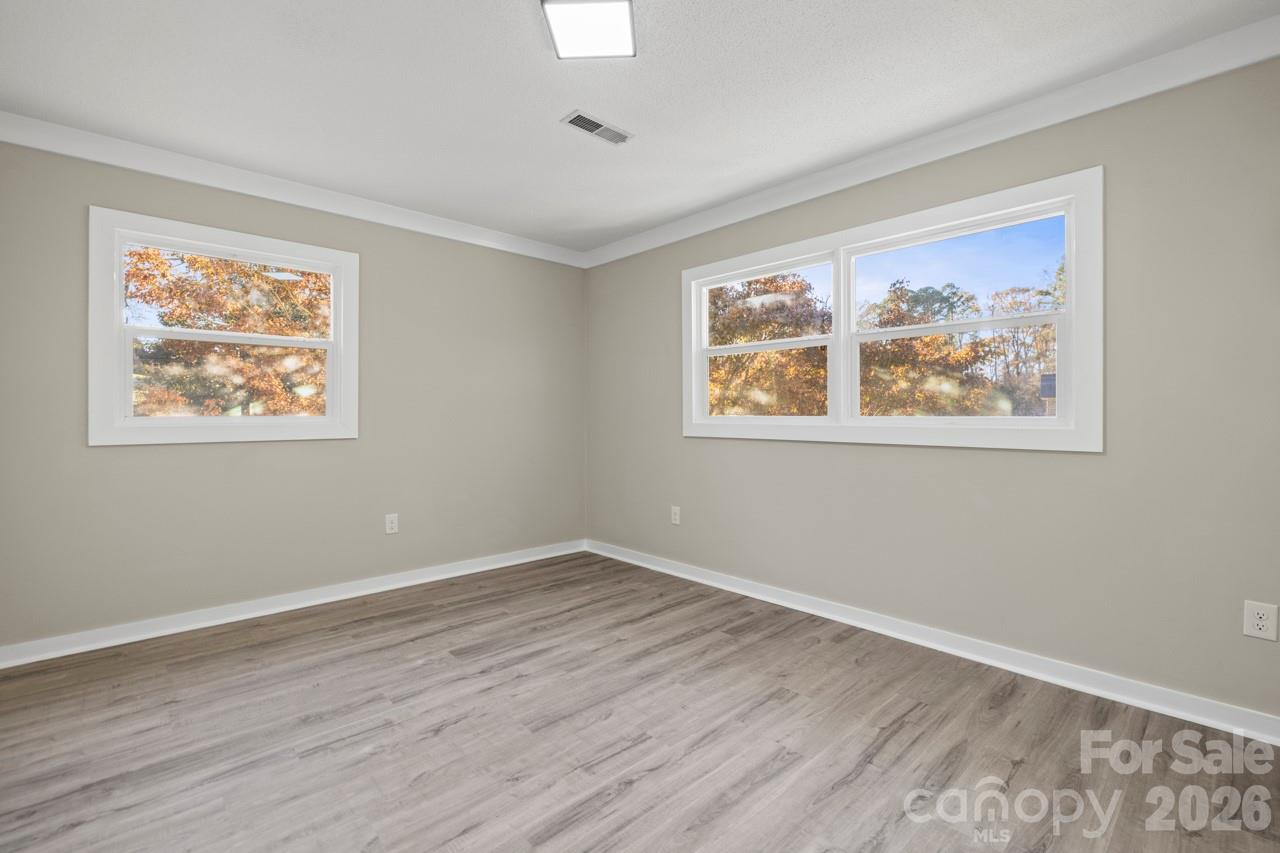 335 Eastcliff Drive SE — Concord