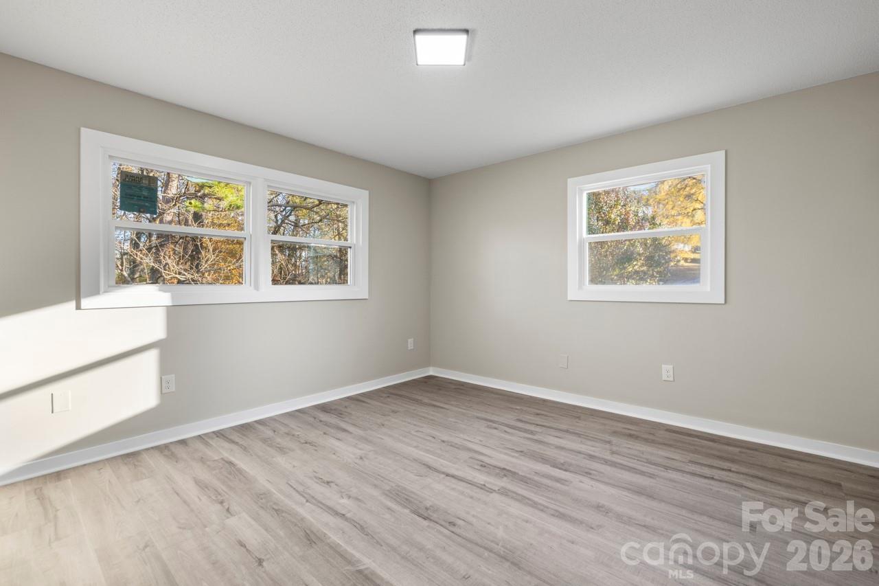 335 Eastcliff Drive SE — Concord