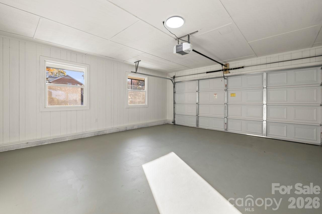 335 Eastcliff Drive SE — Concord