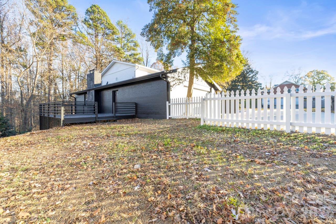 335 Eastcliff Drive SE — Concord