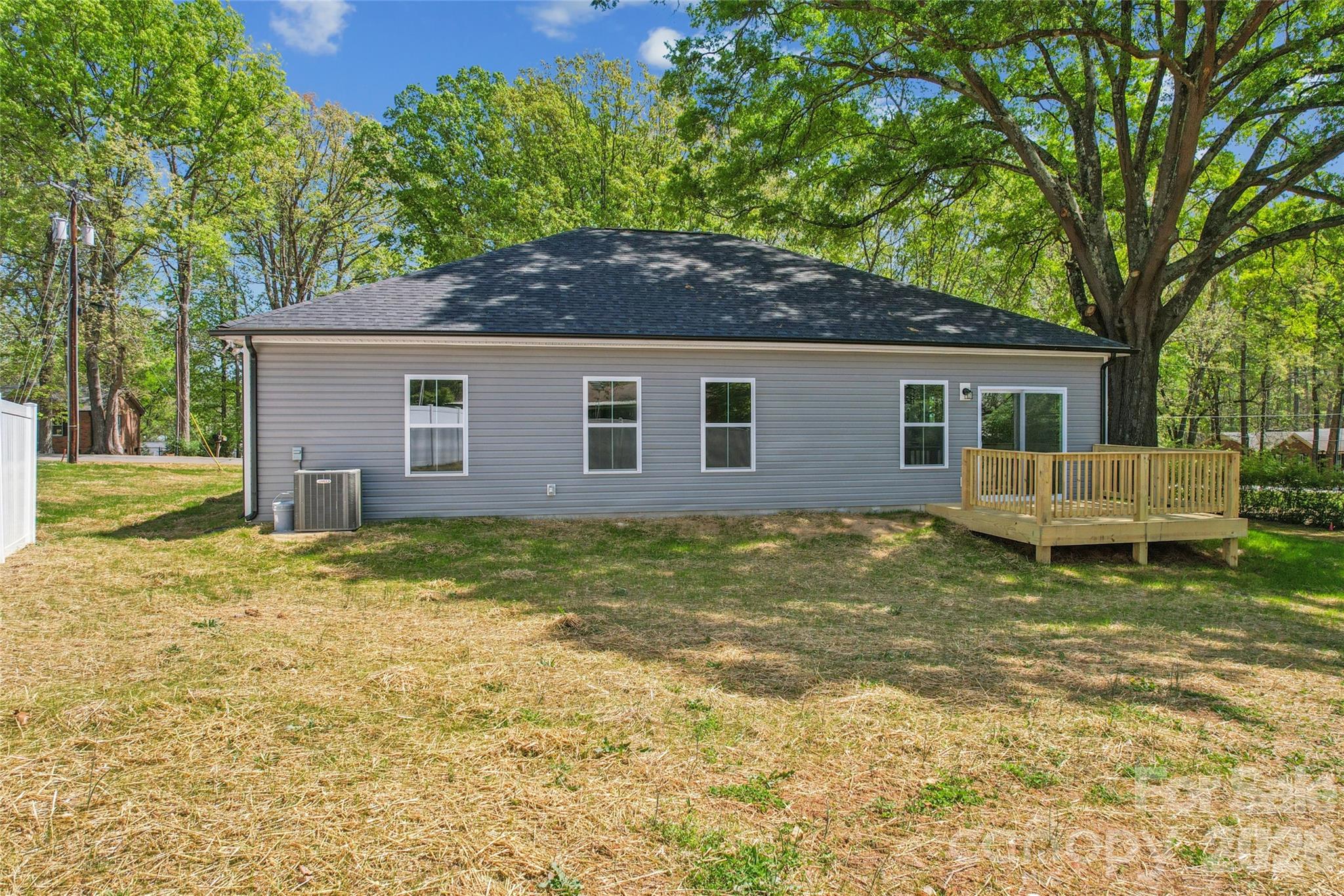 321 Henderson Circle — Harrisburg