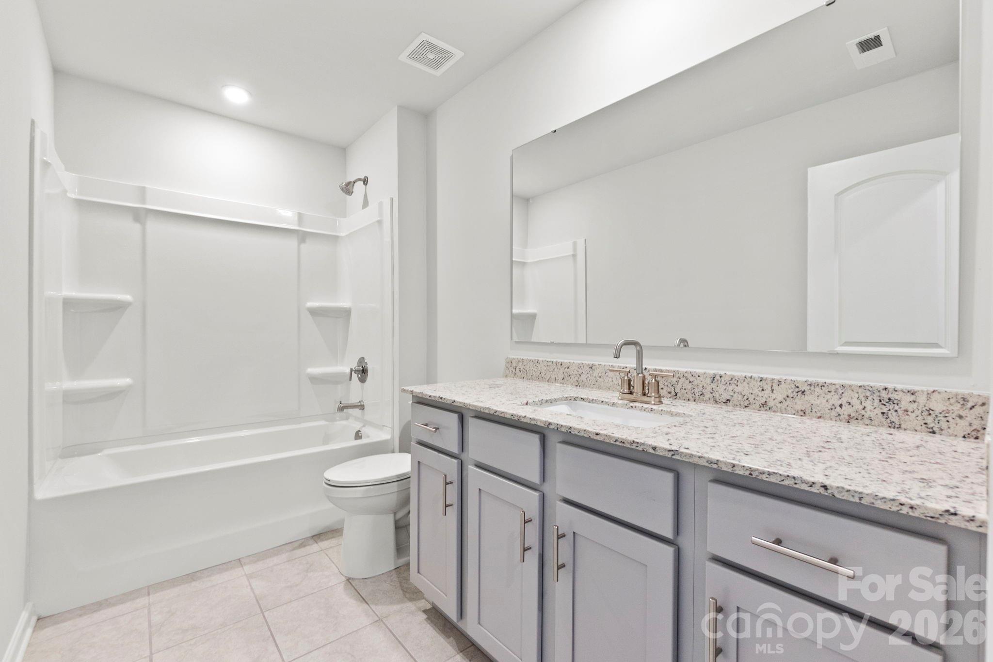 819 Olde England Drive — Lincolnton