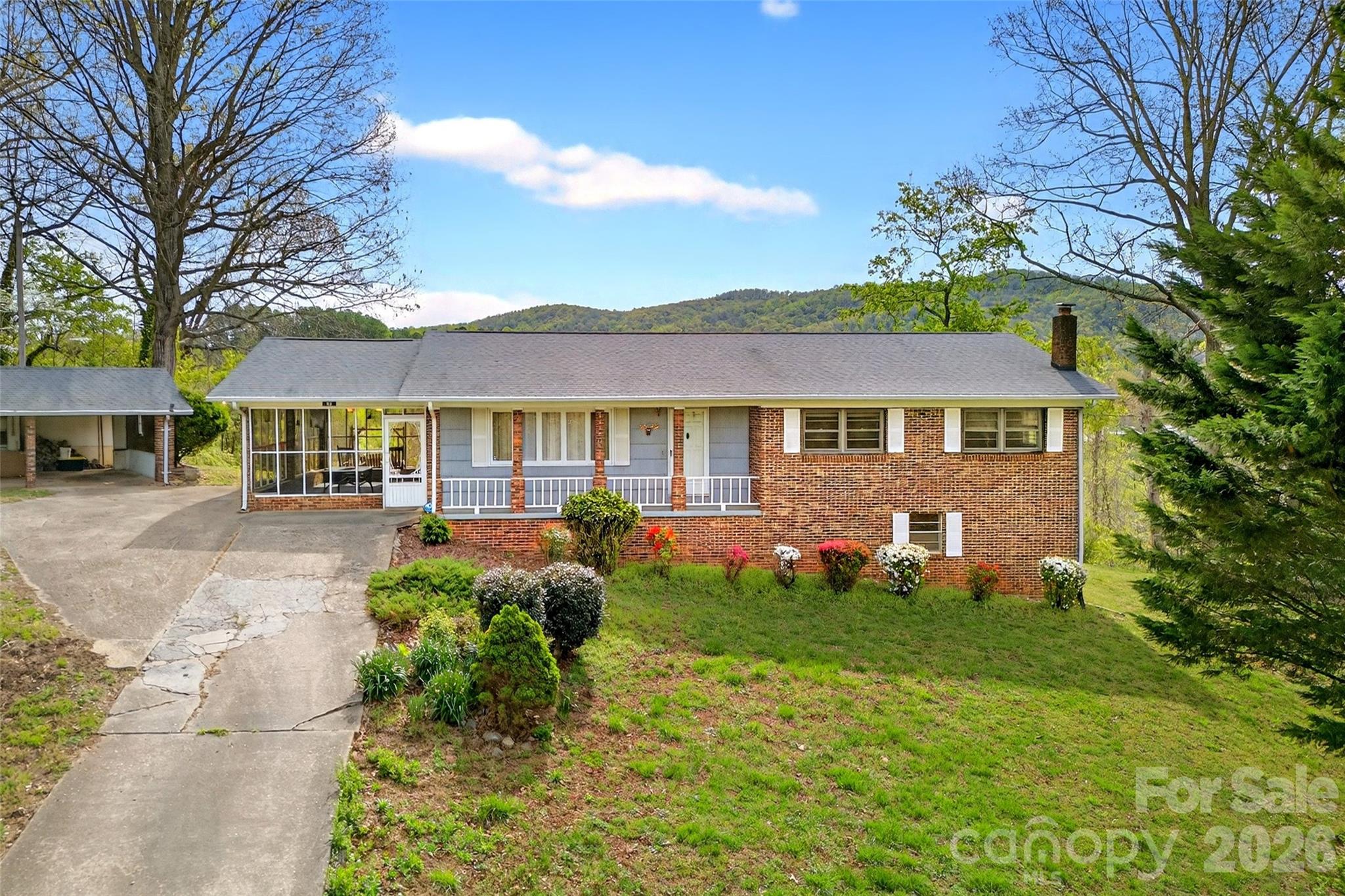 82 Landis Road — Marion