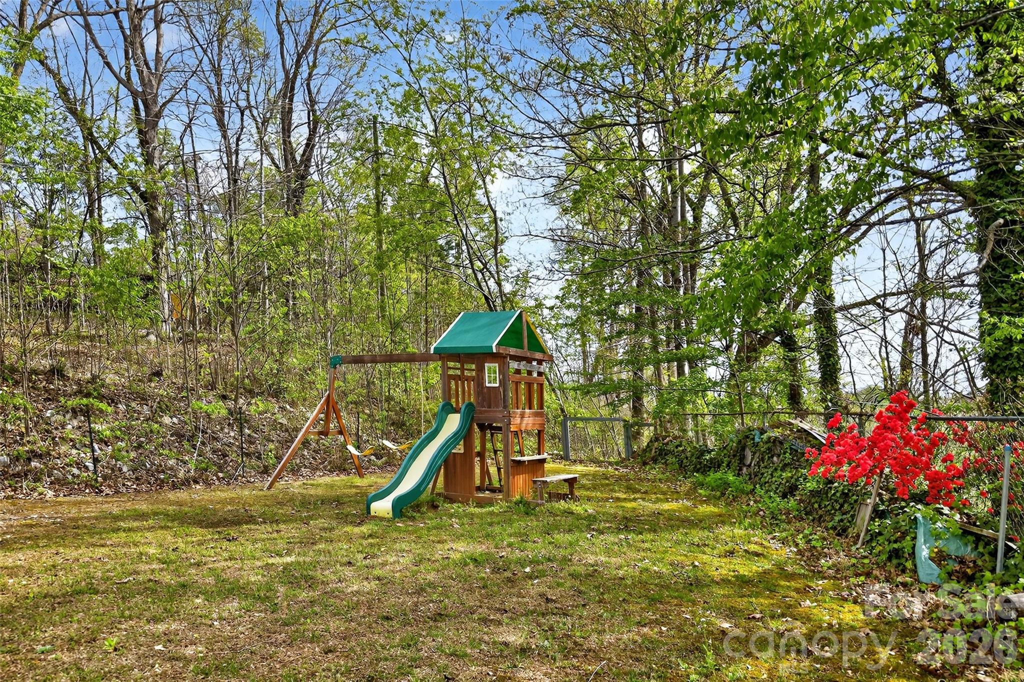 82 Landis Road — Marion