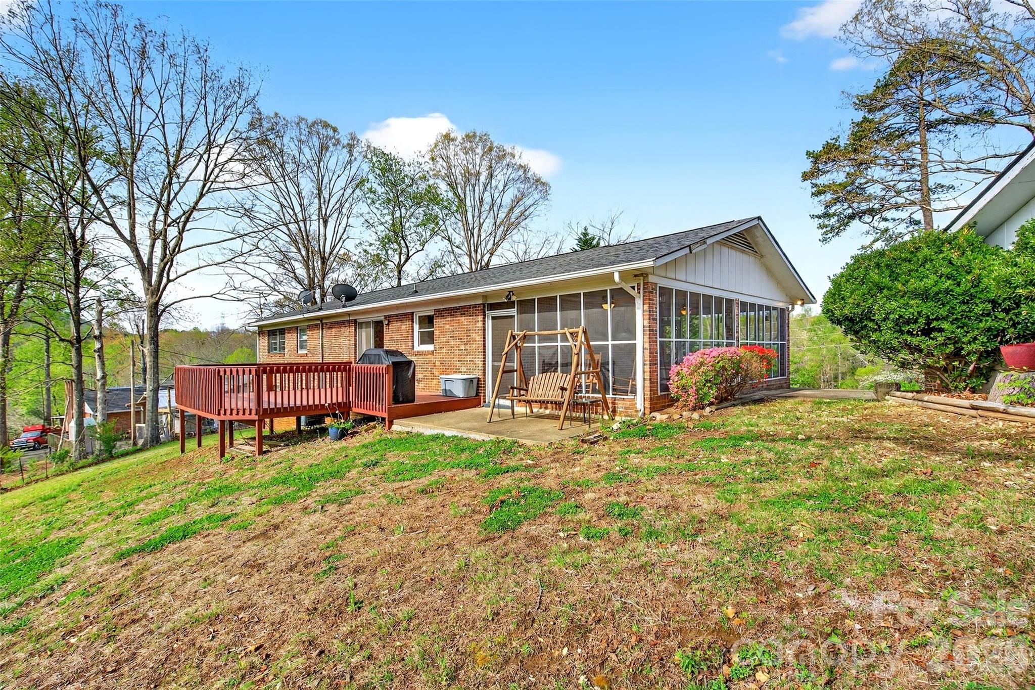 82 Landis Road — Marion