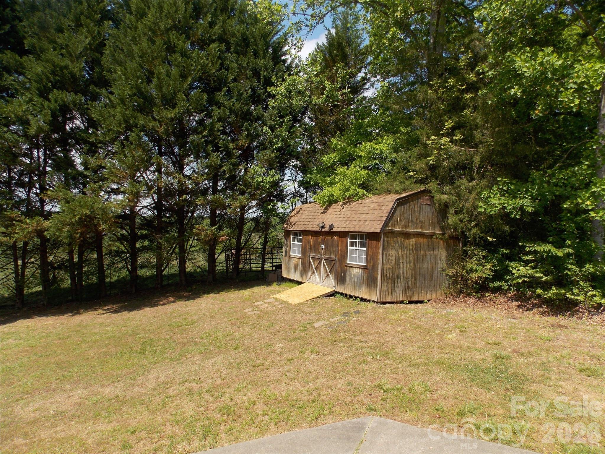1380 May Road — Granite Falls