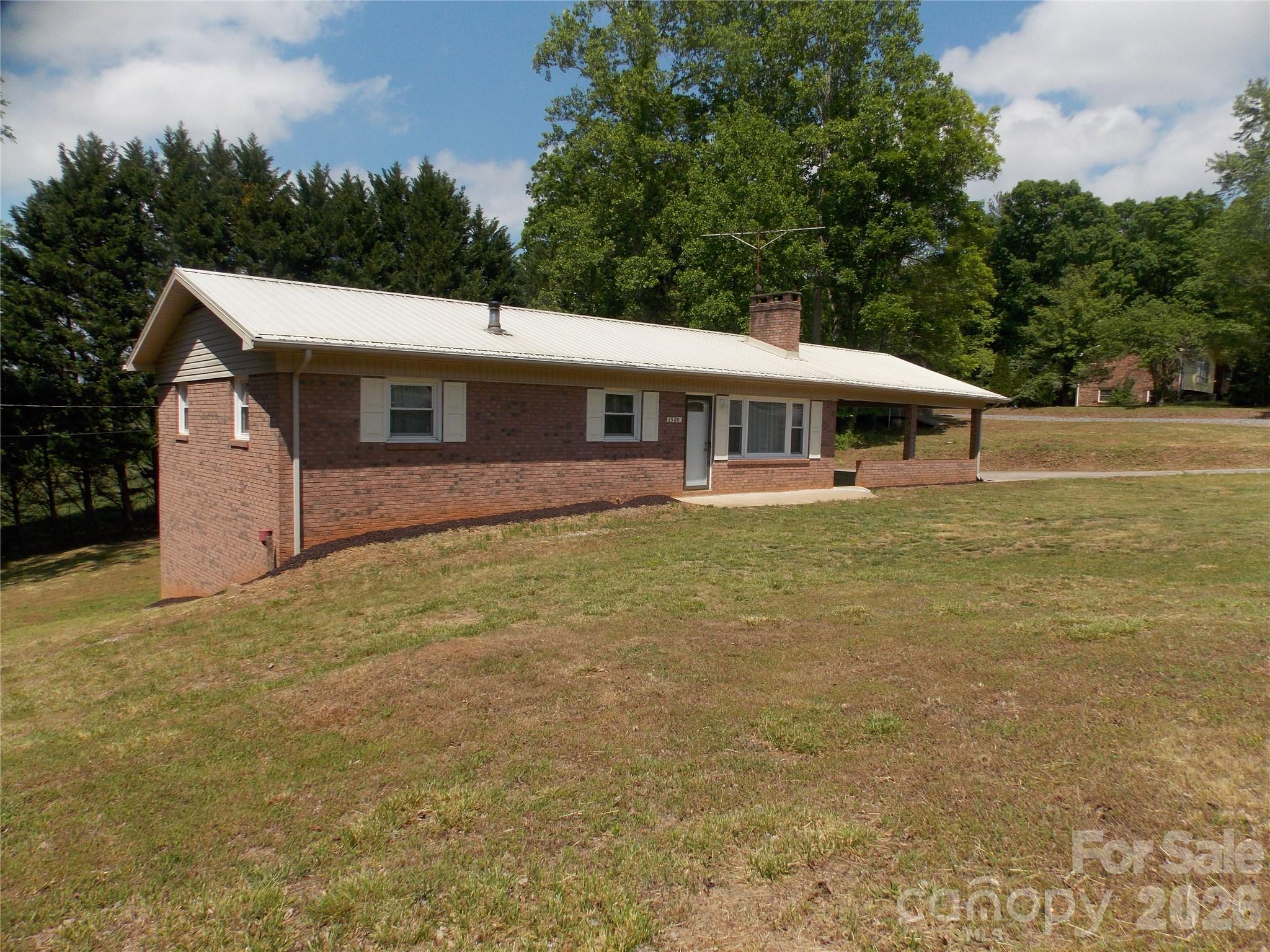 1380 May Road — Granite Falls