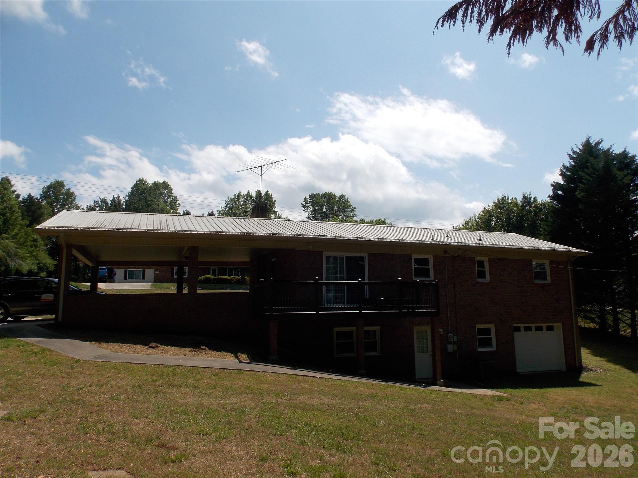 1380 May Road — Granite Falls